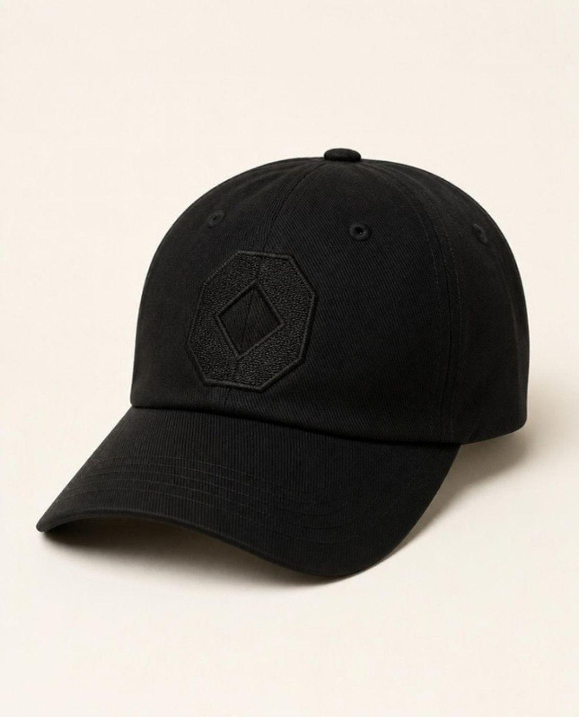 Bolt Cap in onyx twill with the Bolt embroidered tone on tone